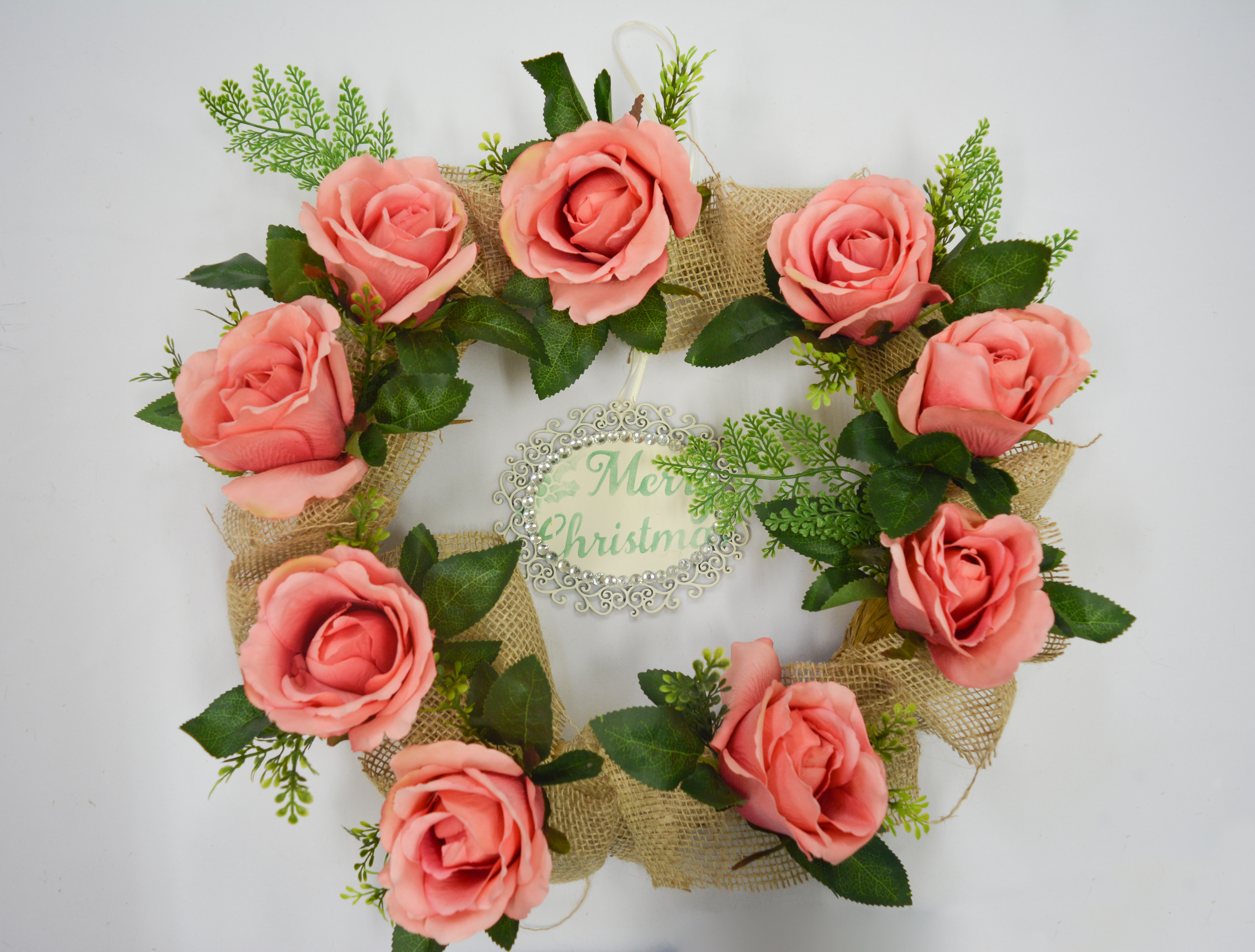 nc2b015-rosas-na-guirlanda-finalizada