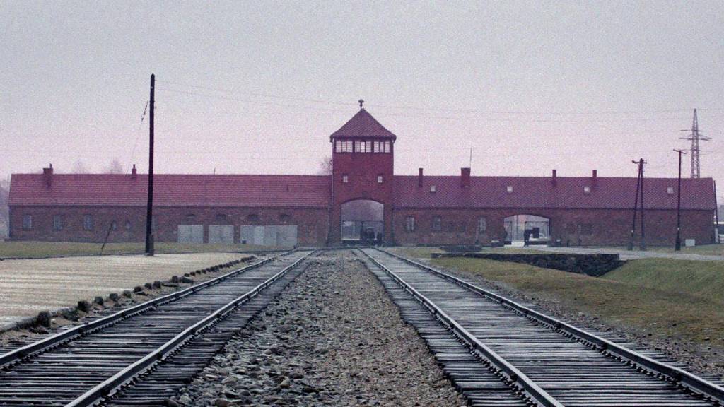 Mundo lembra hoje os 75 anos da liberação de Auschwitz