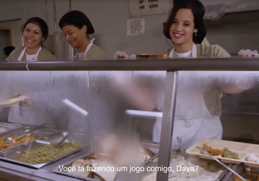 Segura essa marimba: Inês Brasil invade prisão de Orange is the New Black