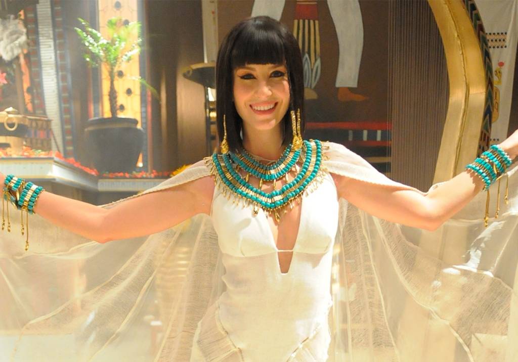 Vídeo: Em ‘Os Dez Mandamentos’, Maya é assassinada por Yunet