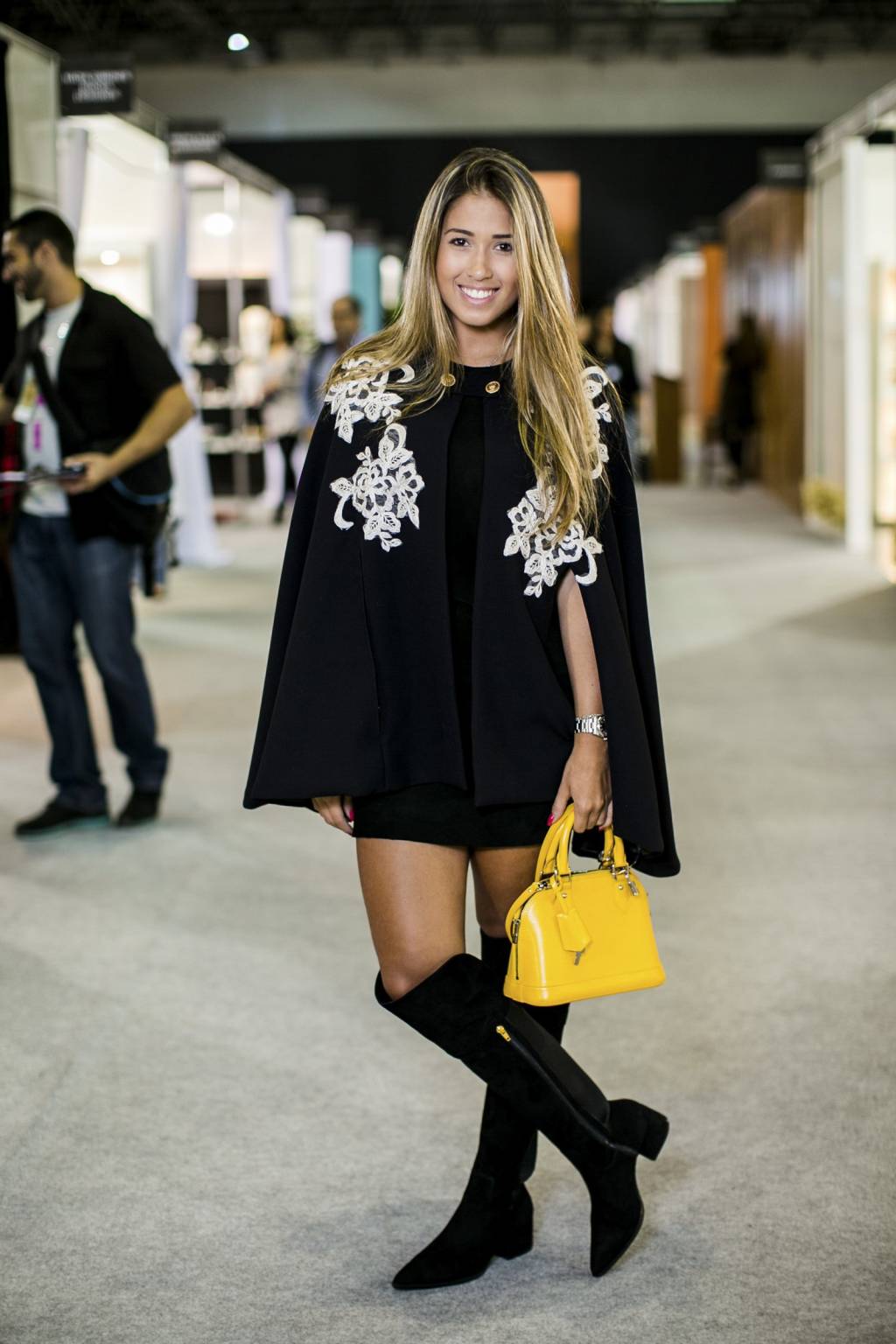 Isabella Fiorentino responde: como baixinhas de pernas grossas devem usar a bota over the knee