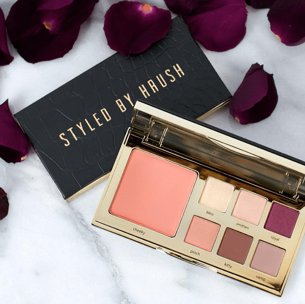 Maquiadora das Kardashians lança paleta de sombras e blush – e nós já estamos desejando!