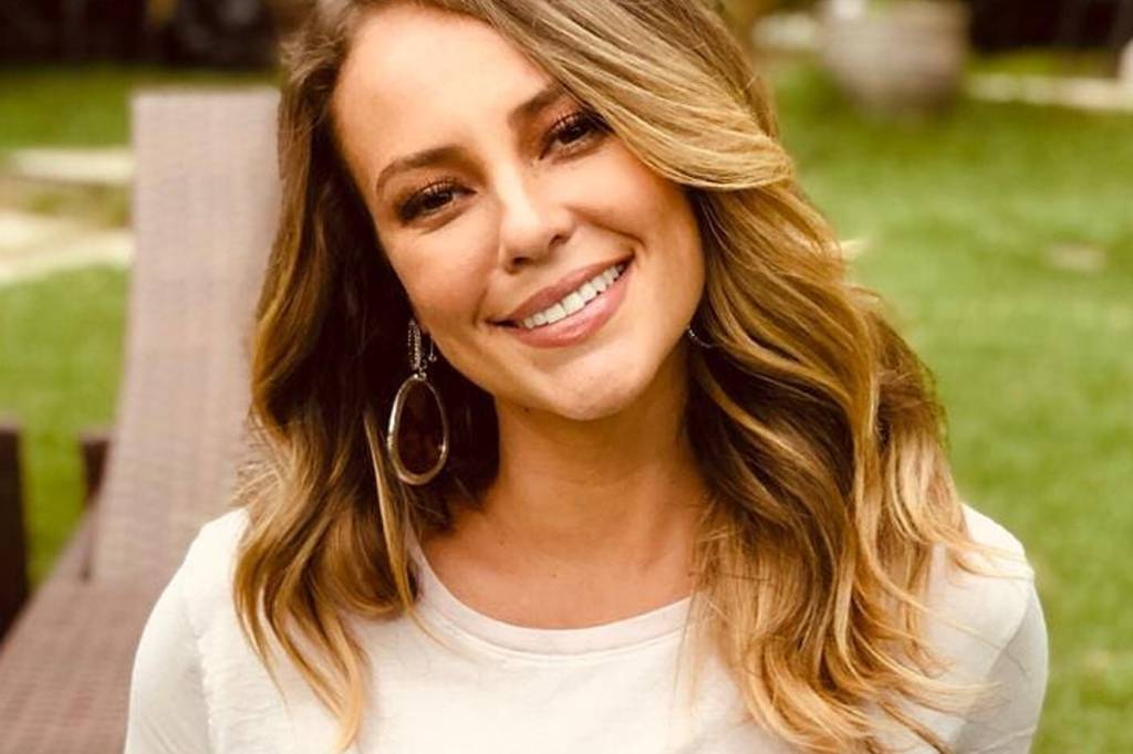 Paolla Oliveira muda a cor dos fios e entra na tendência chocolate amargo