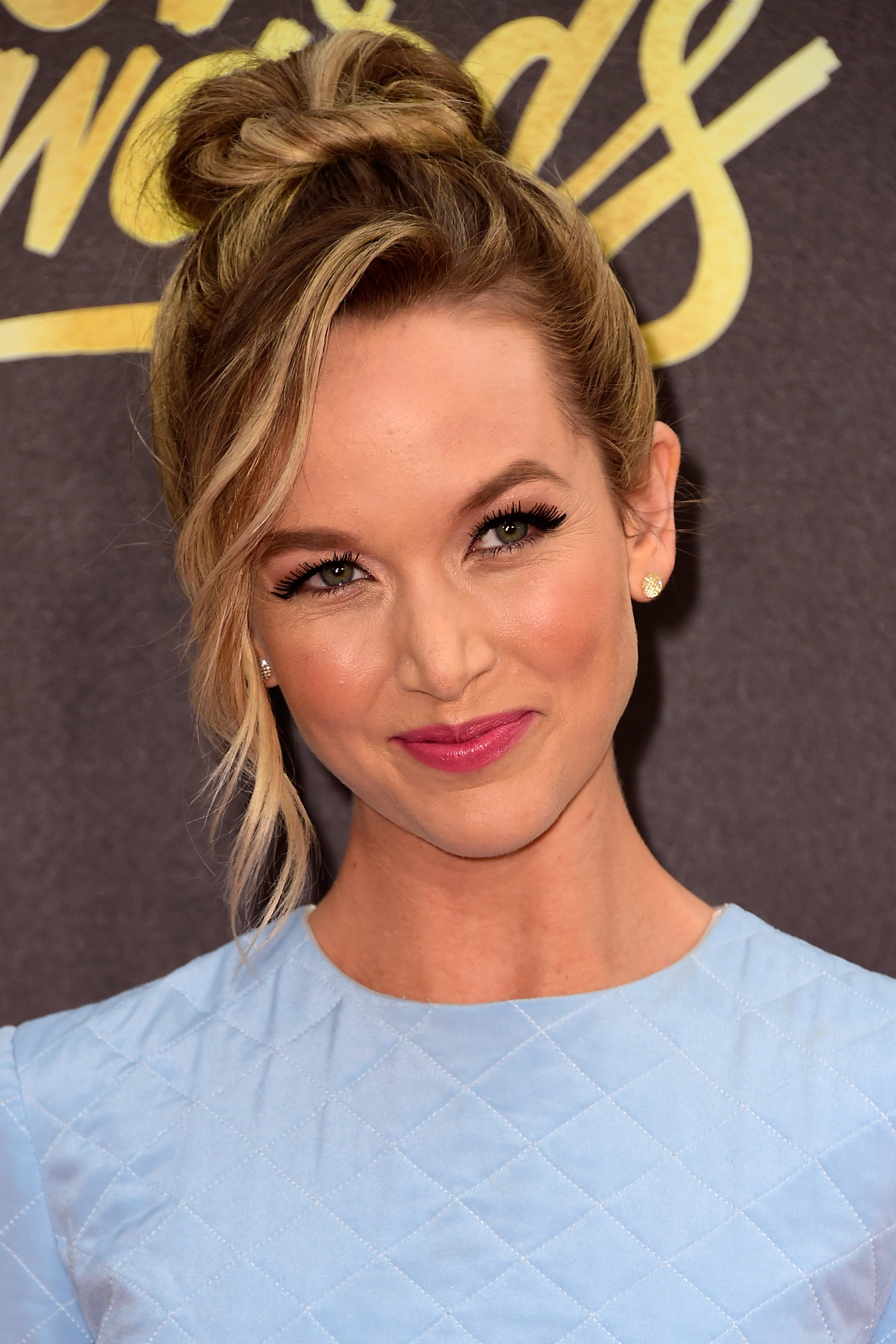 Penteado para cabelo m&eacute;dio