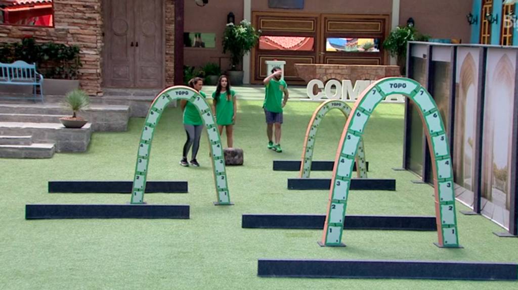 Emilly se alia a Rômulo e Ieda na prova da comida do BBB17
