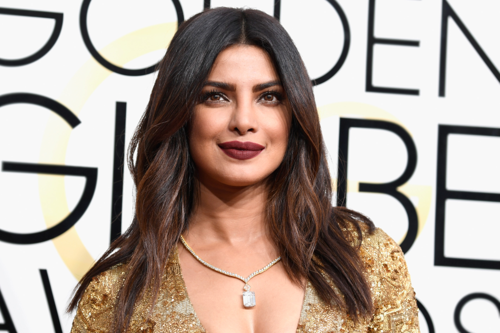 Priyanka Chopra usa vestido de noiva belíssimo para casar com Nick Jonas