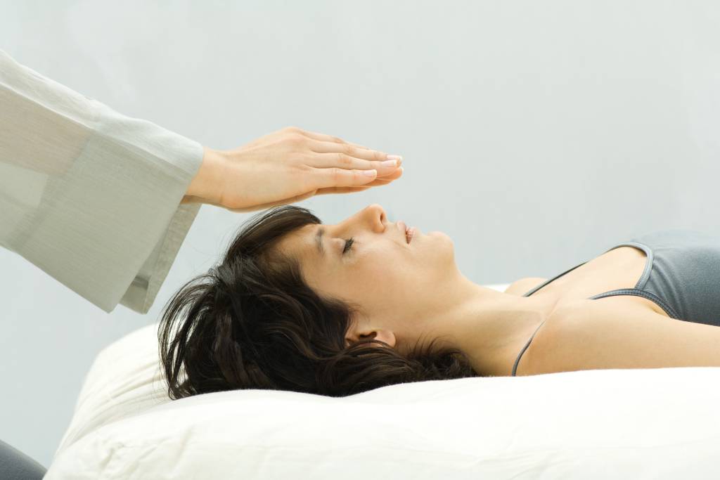 Reiki: conheça mais sobre a terapia holística de imposição de energias terapia holística - reiki