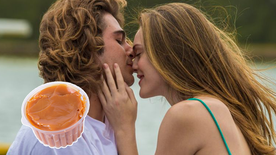 Doce de leite misterioso faz João beijar Manu em ‘Verão 90’