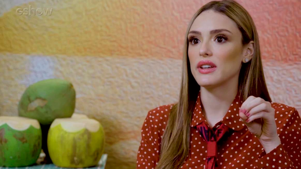 Manu encontra uma mulher na cama de seu novo crush em ‘Verão 90’