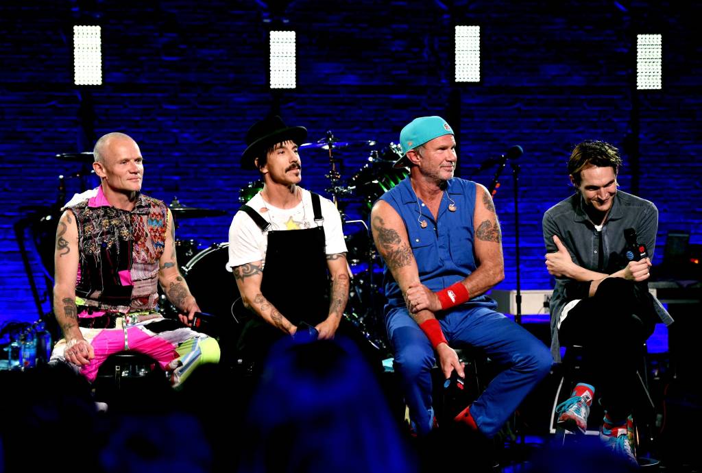 Red Hot Chilli Peppers lança clipe com direção de Olivia Wilde