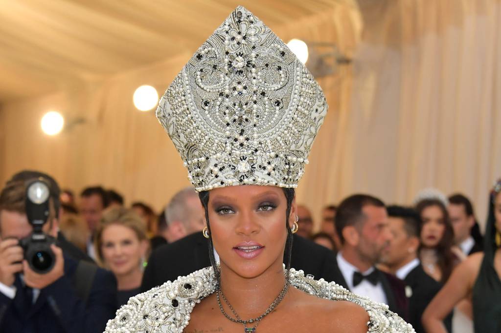 Qualquer outro look do Met Gala 2018 é irrelevante perto do da Rihanna