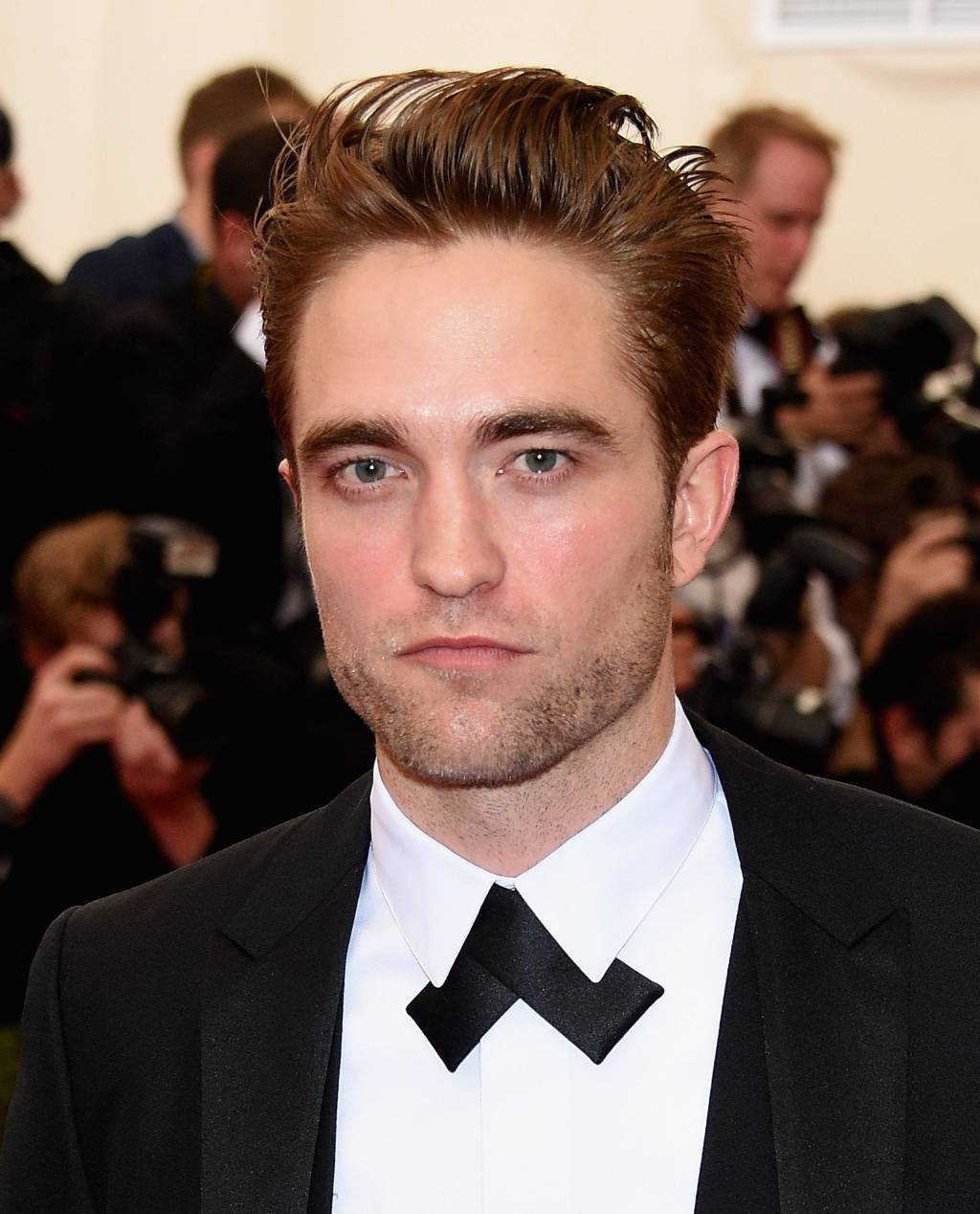 Enquanto não esquecem Edward Cullen, Robert Pattinson investe na carreira de estillista