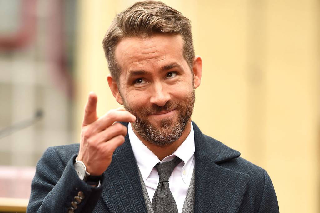Ryan Reynolds zoou da melhor forma a tendência dos óculos pequenos