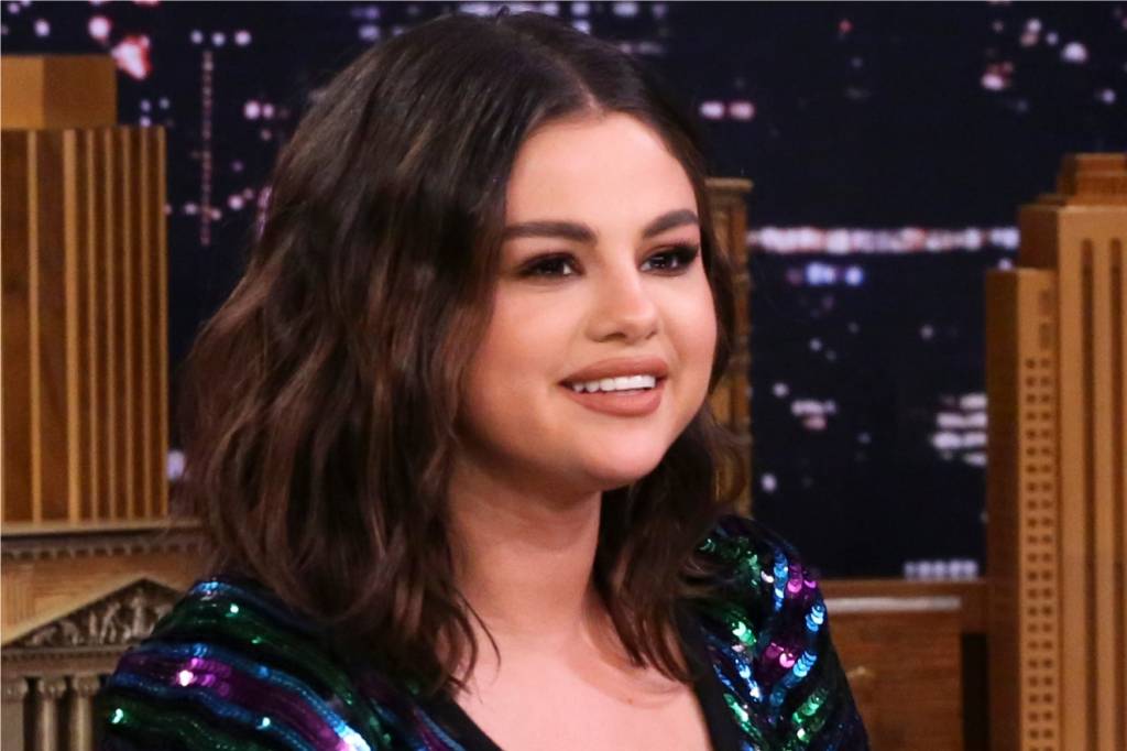 Após Rihanna e Gaga, Selena Gomez também vai lançar uma linha de beleza