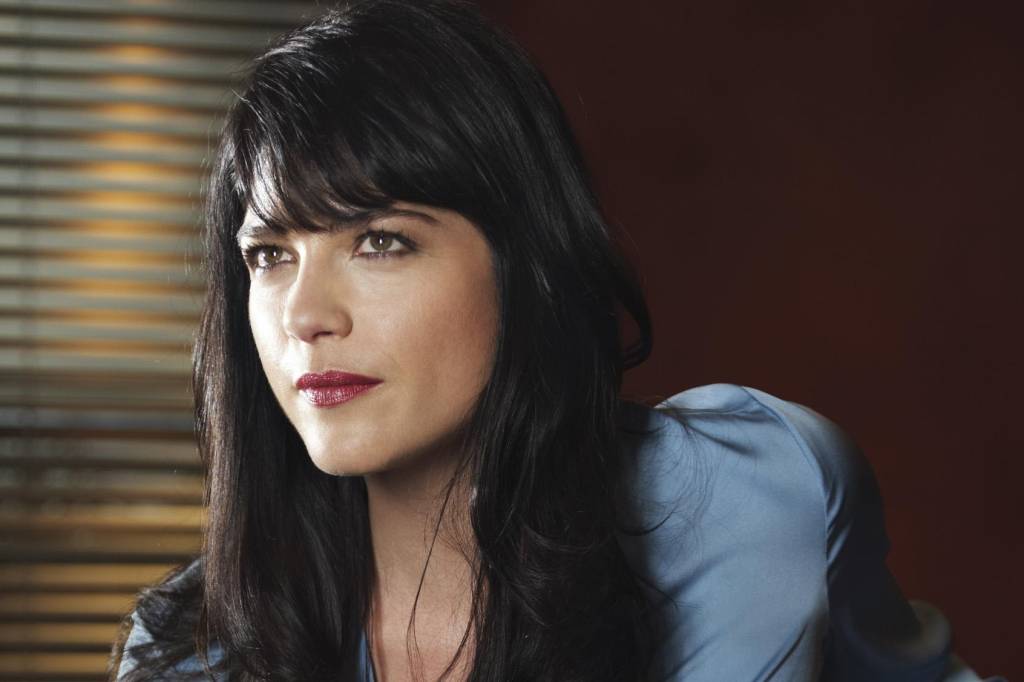 Atriz Selma Blair revela que tem esclerose múltipla