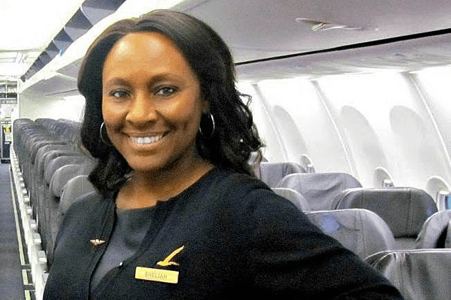 Comissária de bordo salva vítima de tráfico humano em voo