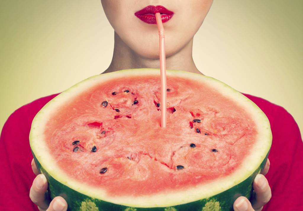 Cinco sucos naturais que combatem o inchaço