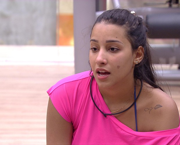 Após polêmicas, Talita deixa o Big Brother 15 com 60% dos votos