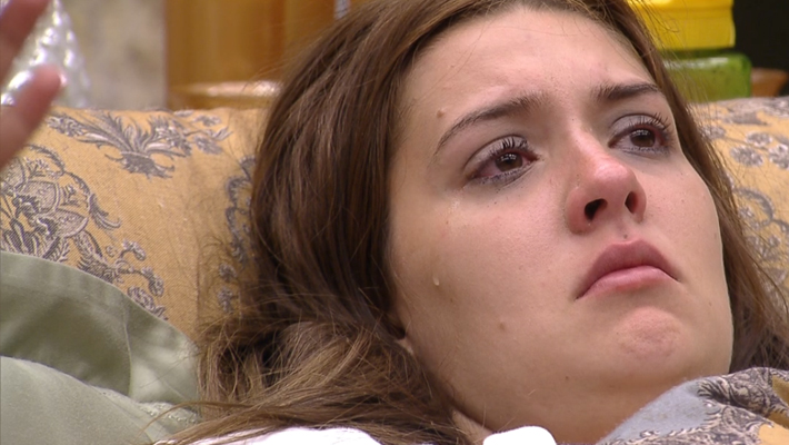 Desesperada, Tamires ameça se matar se não conseguir deixar o programa