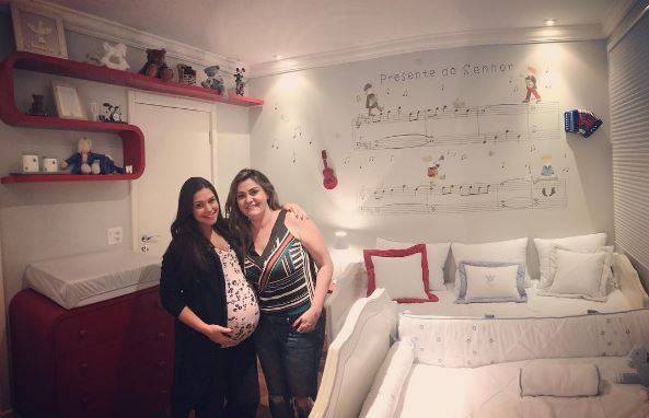 Grávida, Thaís Fersoza mostra o quartinho do Teodoro