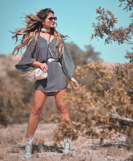 Thássia Naves Funkeira: blogueira surpreende com video de funk