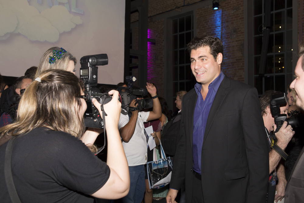 Vilão na novela, Thiago Lacerda diz respeitar profundamente a espiritualidade