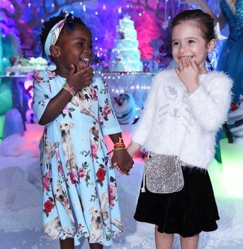 Titi Gagliasso ganha linda festa de aniversário com o tema Frozen