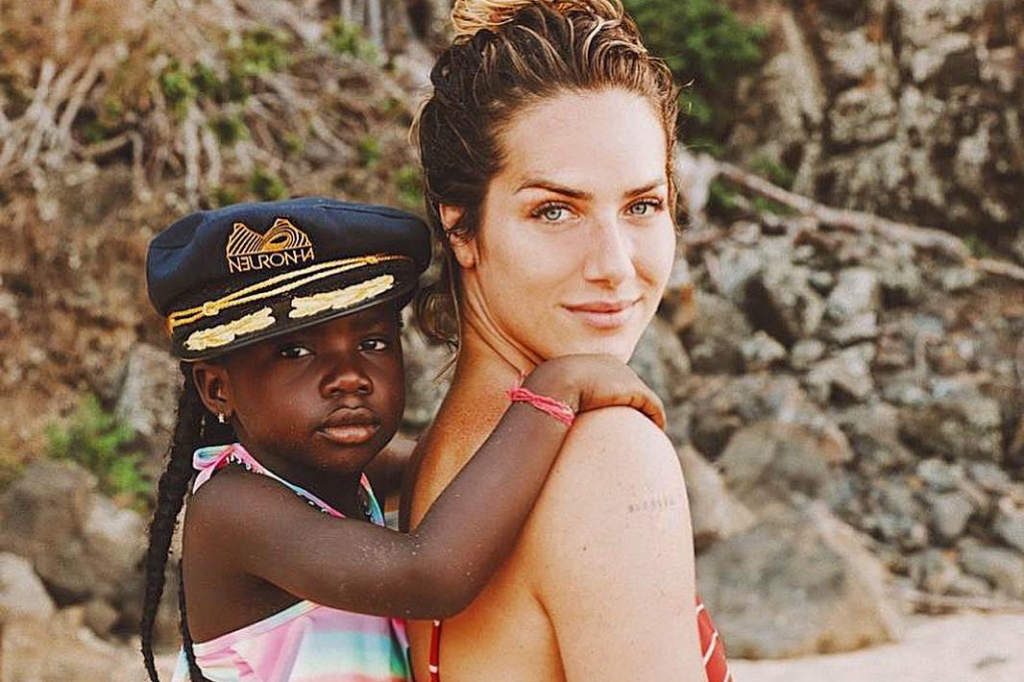 Para Titi, Gio Ewbank explica de forma marcante o que é o Dia da Mulher