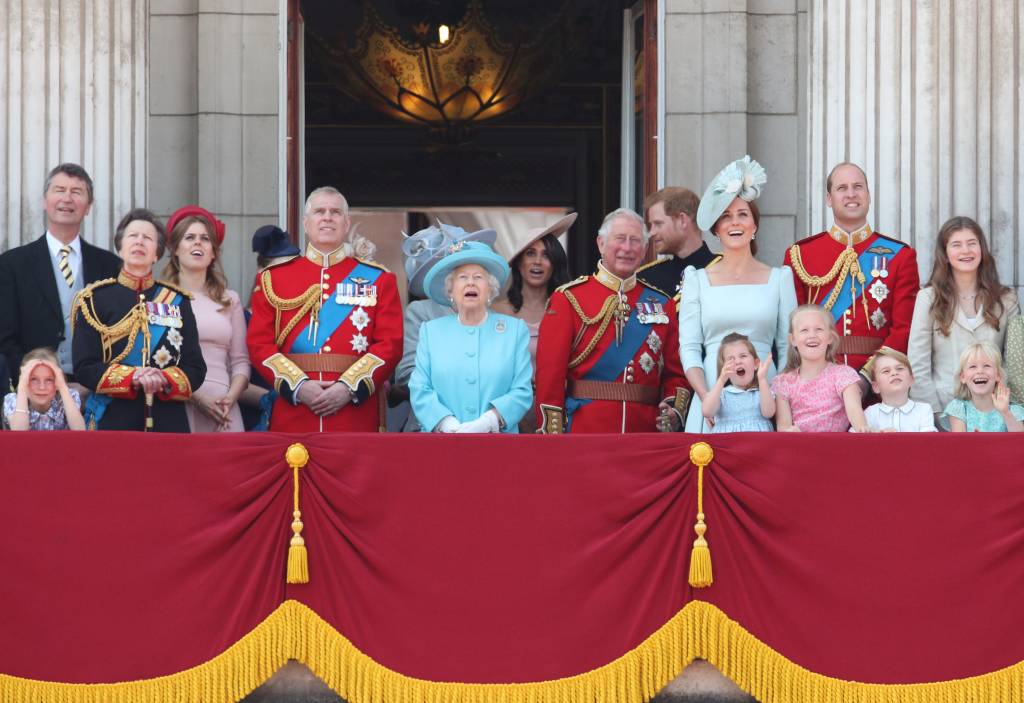 O que é o Trooping the Colour, que reúne toda a Família Real Britânica?