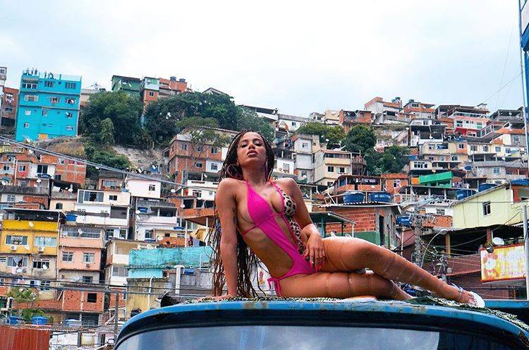 Anitta lança clipe de ‘Vai Malandra’, dirigido por T. Richardson