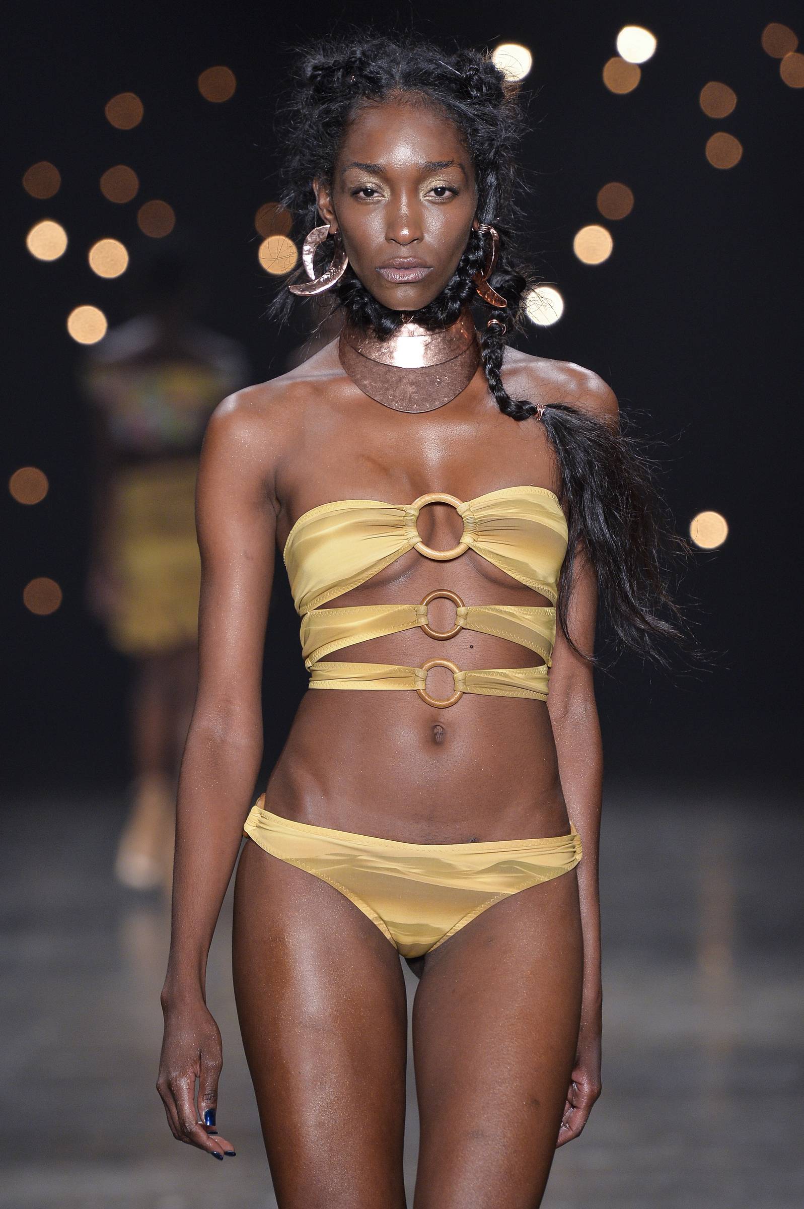 Z&eacute; Takahashi/FOTOSITE