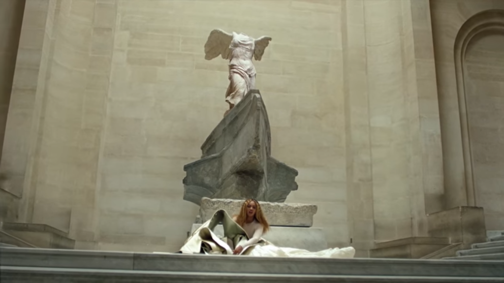 Vitoria da Samotracia e Beyoncé Vitoria da Samotracia e Beyoncé