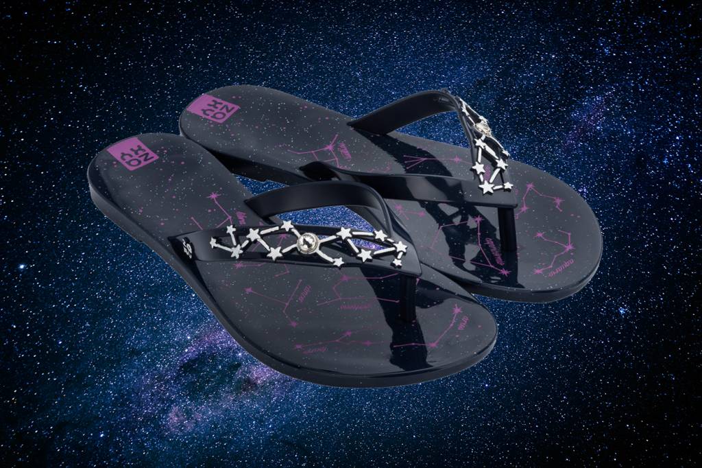 A Zaxy acaba de lançar sandálias perfeitas para as loucas por astrologia
