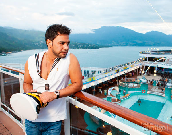 Zezé Di Camargo: “Não é segredo para ninguém que há outra pessoa na minha vida”, admite o sertanejo