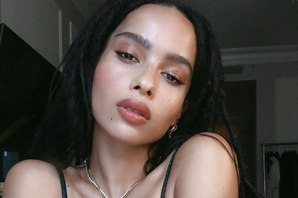 Zoe Kravitz está com os fios curtíssimos e agora PRECISO fazer o mesmo
