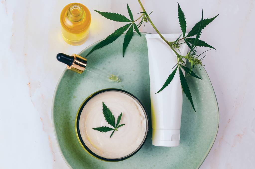 1º remédio a base de maconha é aprovado pela Anvisa