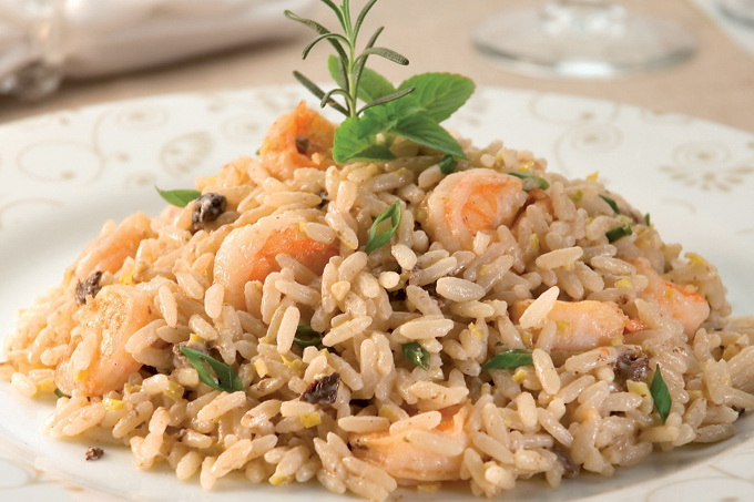 Arroz cremoso de funghi com camarões e limão siciliano