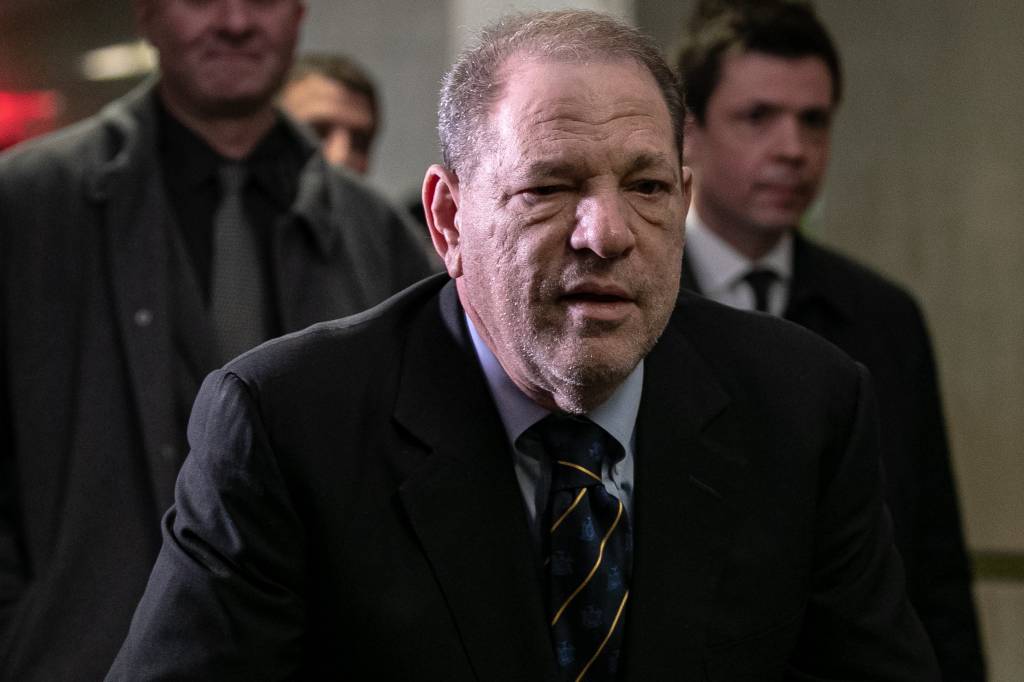 Harvey Weinstein tem teste positivo para coronavírus na prisão