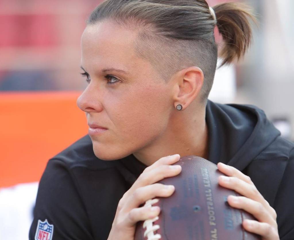 Katie Sowers: a mulher que quebrou o tabu e chegou ao Super Bowl