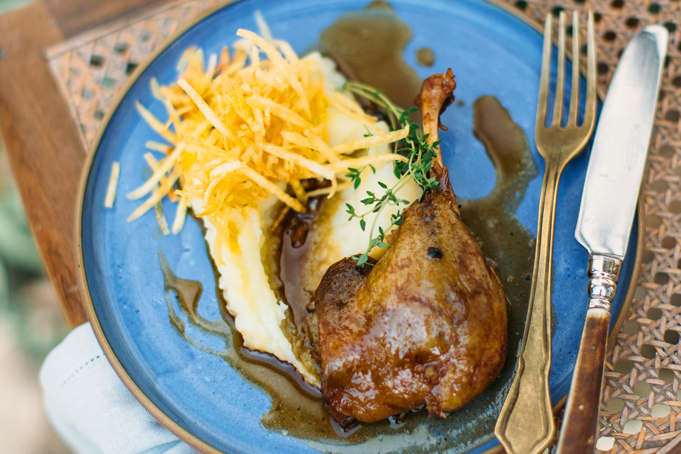 Pato confitado com purê de batata