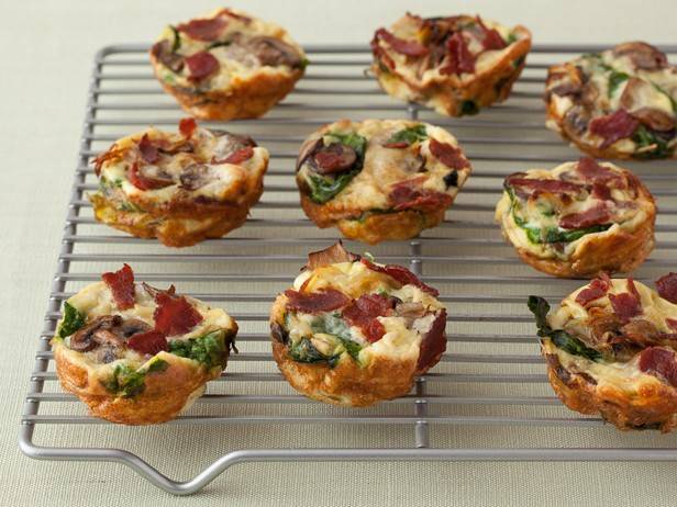 Mini quiche de espinafres e cogumelos