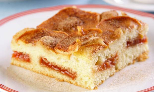 Cuca de maçã e goiabada