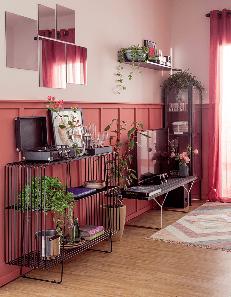 salas-de estar-e-jantar–decoradas-com-painel-de-boiserie-tv salas-de-estar-e-jantar-decoradas-com-painel-de-boiserie-tv