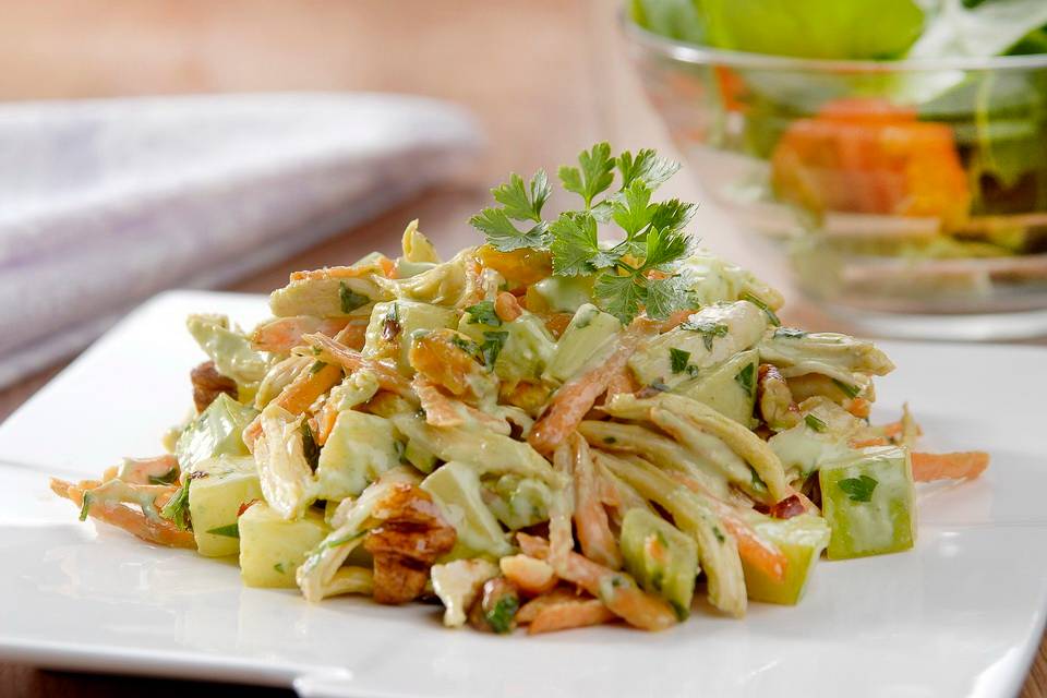 Salpicão de frango com maionese de rúcula