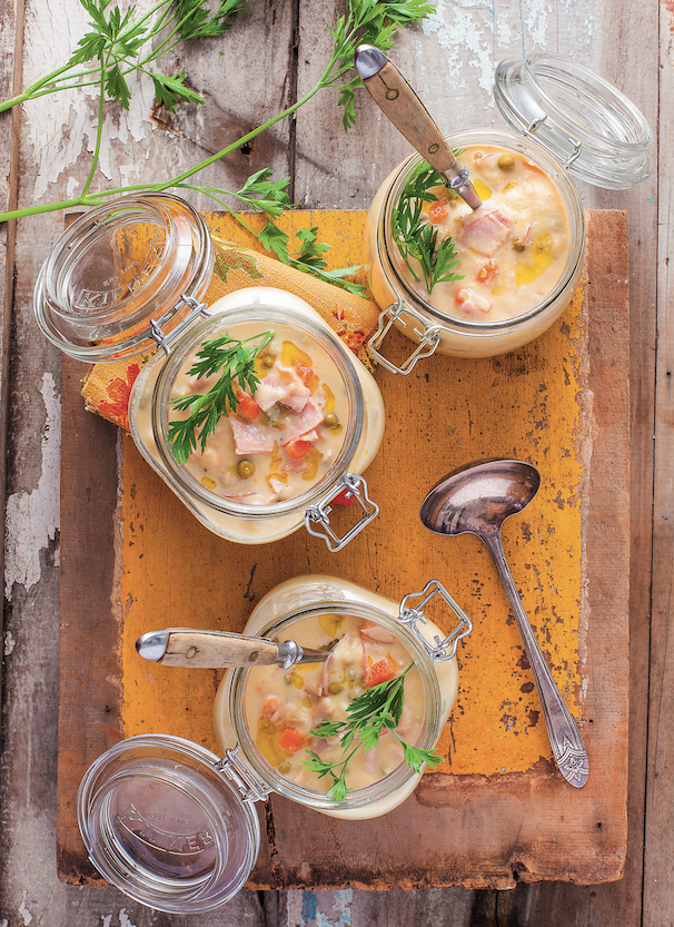 Sopa de grão-de-bico, carne de porco e legumes