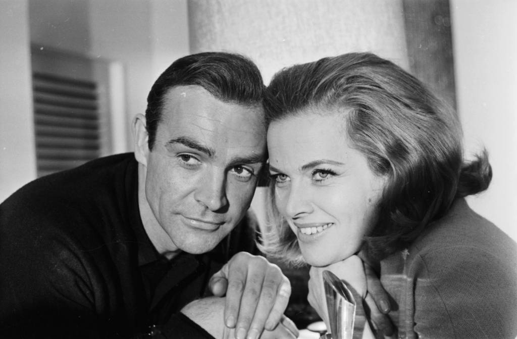 Sean Connery e Honor Blackman