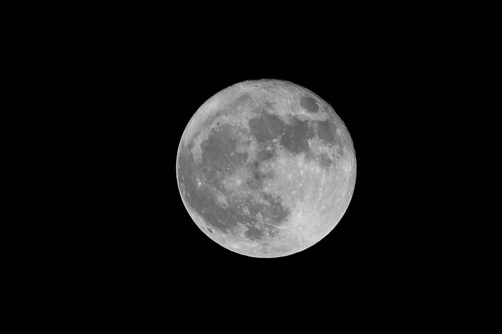 Superlua azul poderá ser vista de todo o país