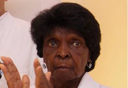 Morre Dona Neném, a maior referência feminina da Portela