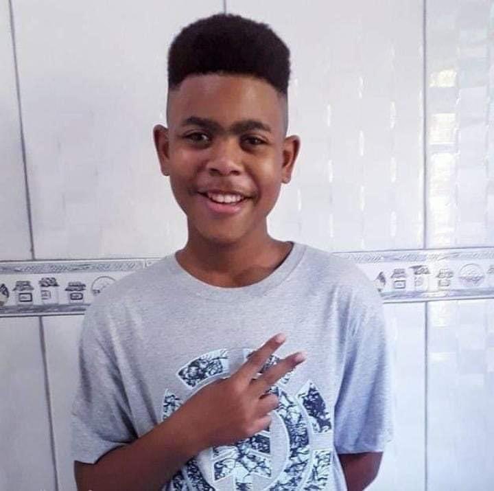 Menino de 14 anos é morto em uma operação da polícia no Rio