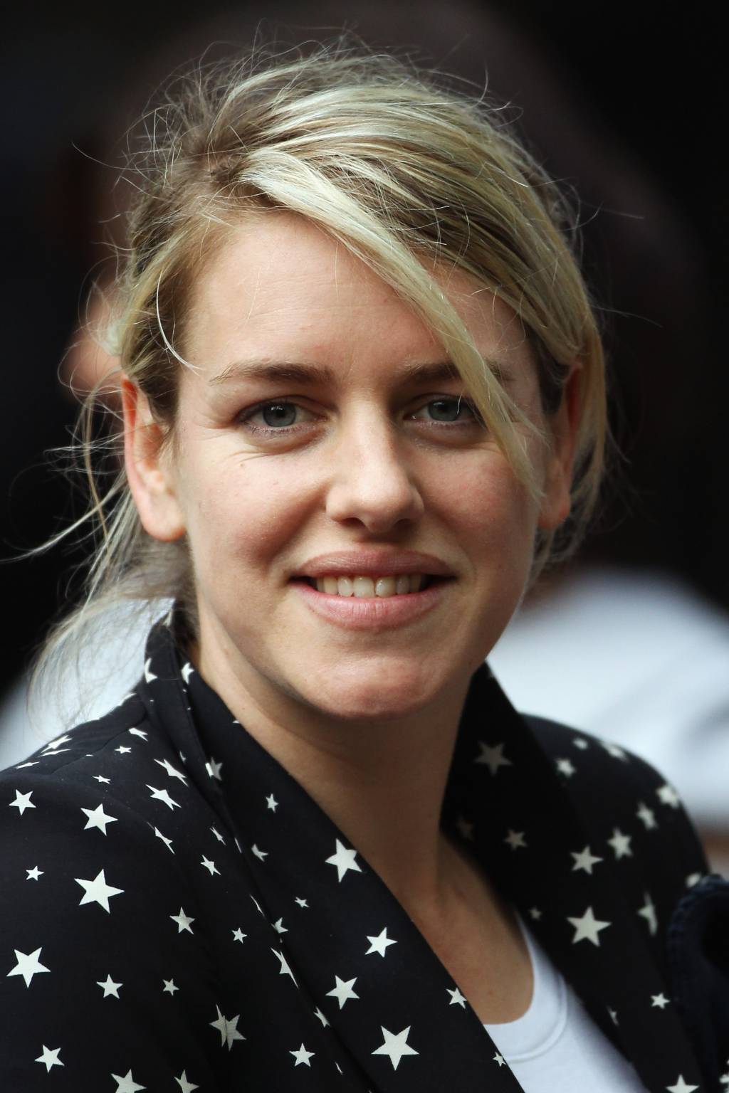 Laura Lopes, a ‘meia-irmã’ de William e Harry